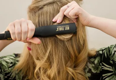 Curling Short Hair with a Flat Iron for Flawless Waves