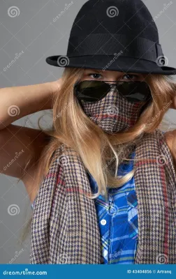 Stylish Tips for Covering Your Face with a Scarf