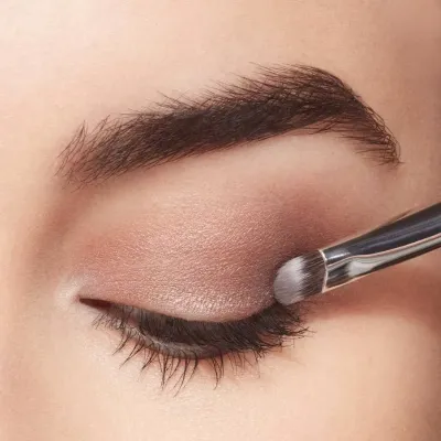 Mastering the Art of Blending Eyeliner for a Soft and Smudged Look