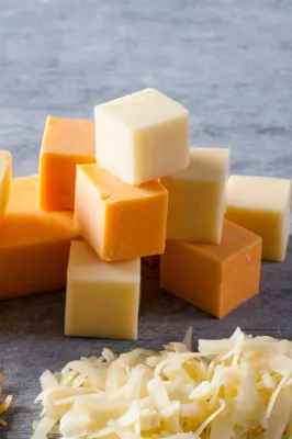 How to Make Cheddar Cheese at Home with a Simple Recipe