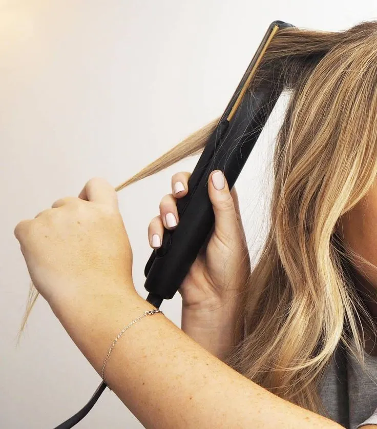 How To Curl Using Hair Straightener  Amelia