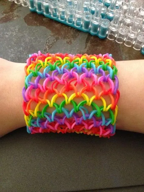 10 BELLESALUD LA MODA DE LAS PULSERAS DE LIGAS ELSTICOS O GOMITAS 