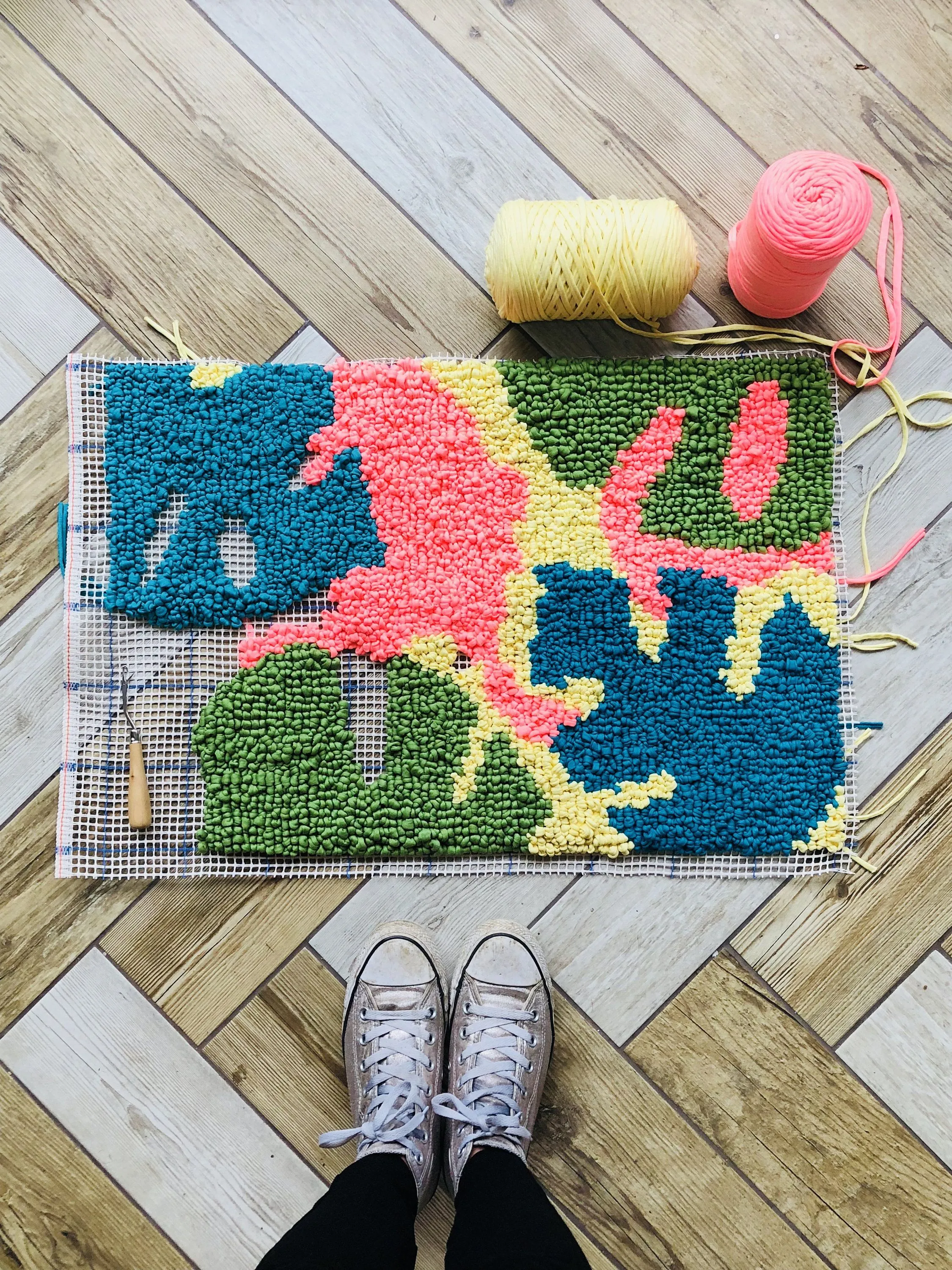 How to Make Rugs at Home with a Step-by-Step Guide