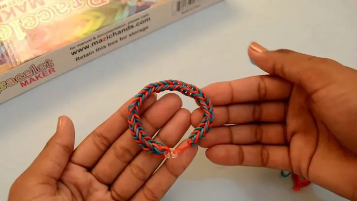 How to Make a Fishtail Friendship Bracelet Without Loom  Step 