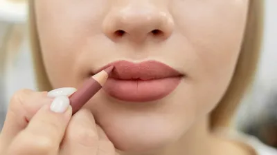 How to Achieve Fuller-Looking Lips with Lipstick on Thin Lips