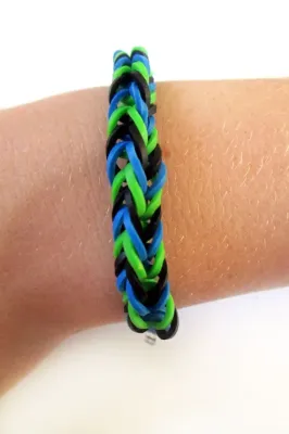 Creating a Fishtail Bracelet Without a Loom on Dailymotion