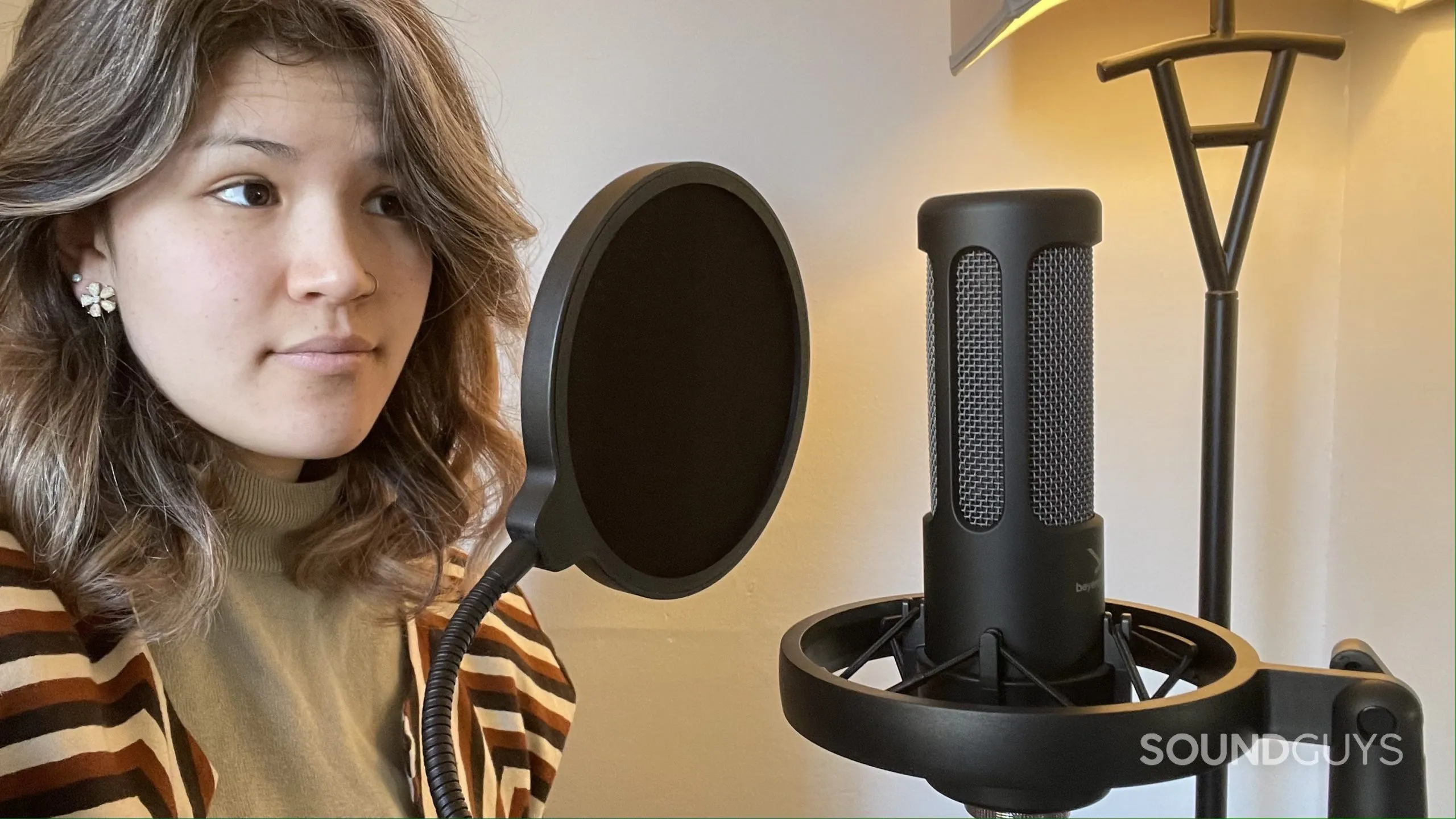 What Mic Do YouTubers Use? A Guide to the Best Microphones for High-Quality Audio