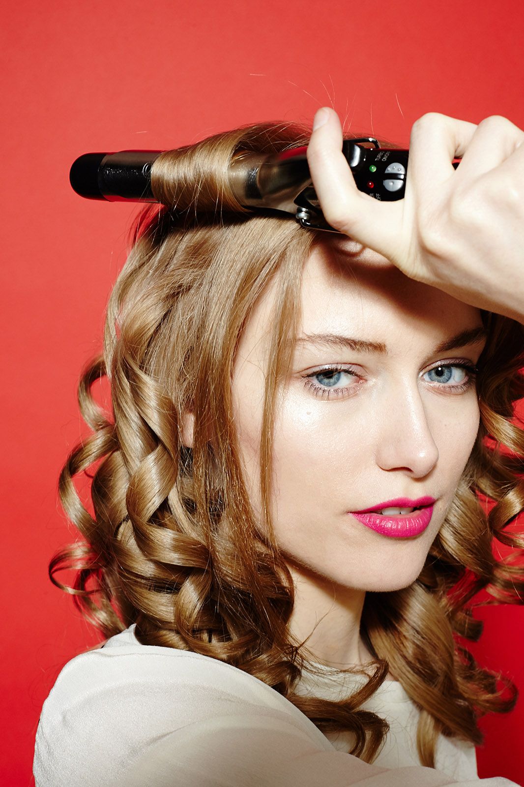 Perfect How To Curl Hair With Curling Iron For Short Hair  Stunning 