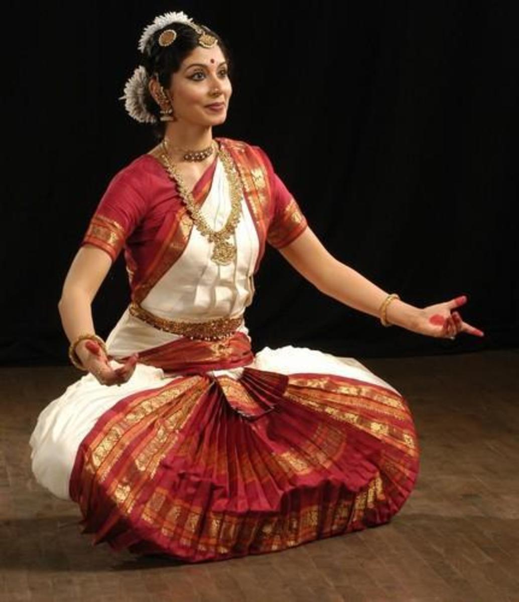 Brief Introduction To Indian Dance Forms Classical Folk and Bollywood 