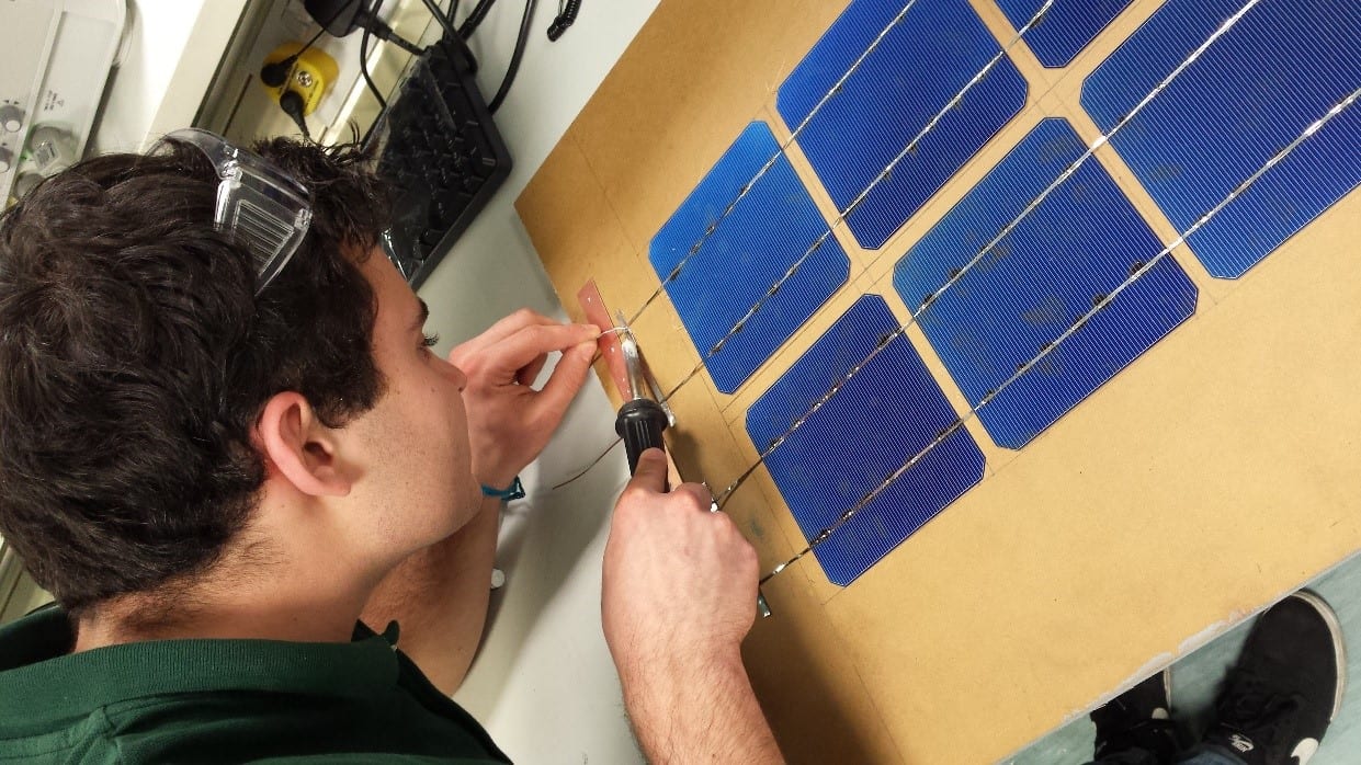 How to Make a Small Solar Panel With This Simple DIY Guide