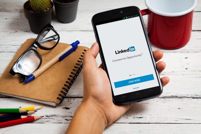 How To View Saved Posts on LinkedIn  ITGeared