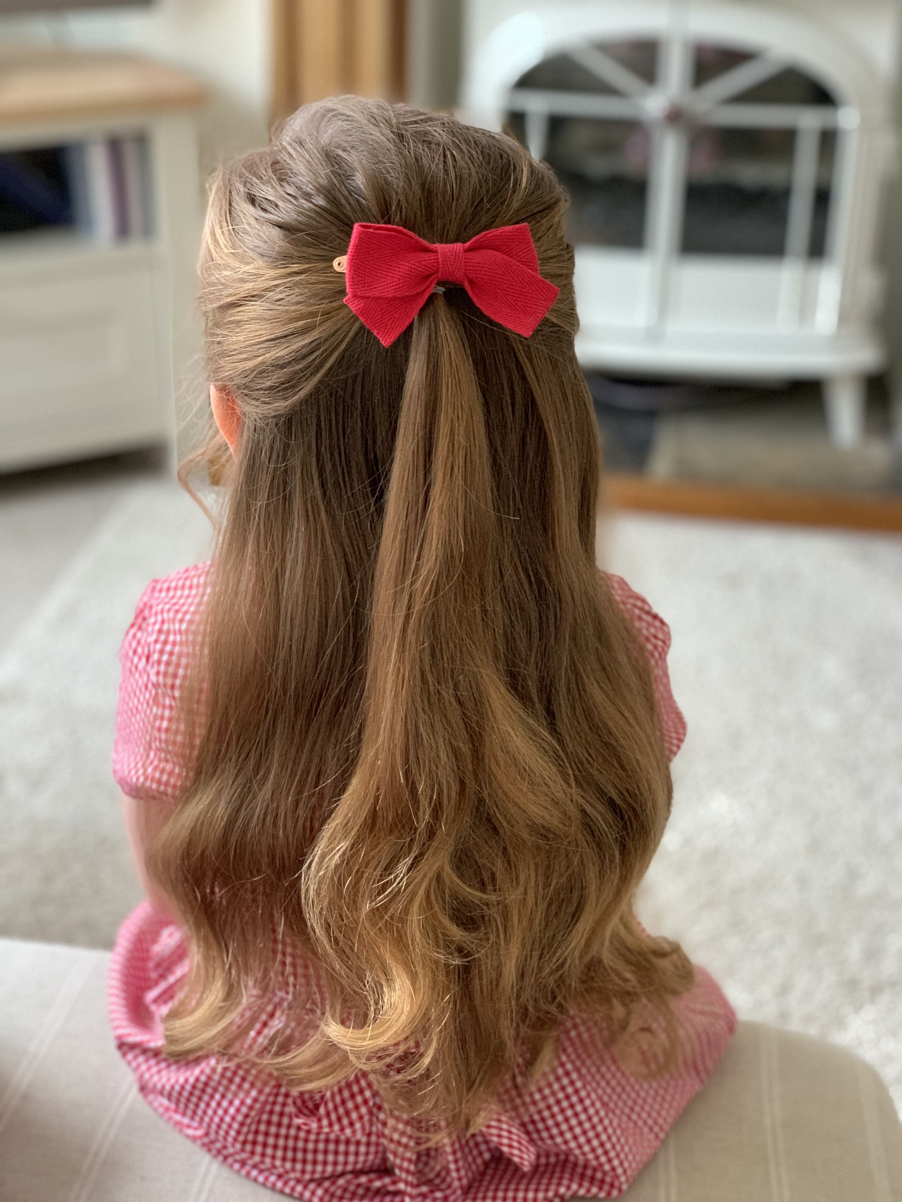 How to Create a Beautiful Bow Hairstyle with Easy Styling Tips