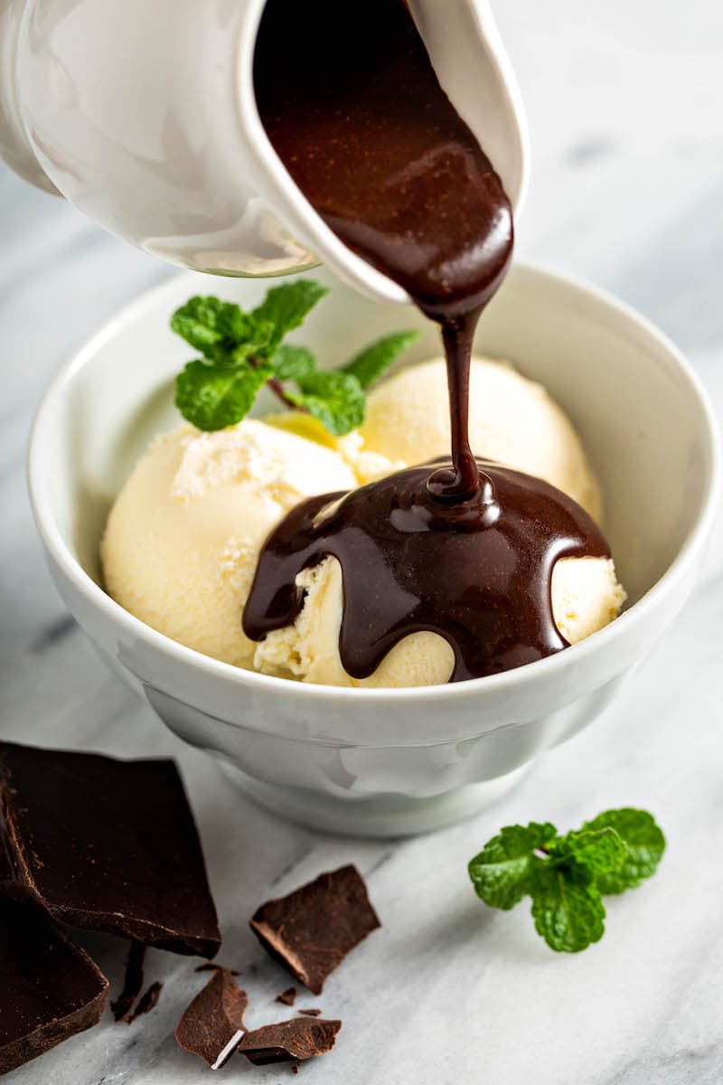 How to Make Chocolate Sauce at Home