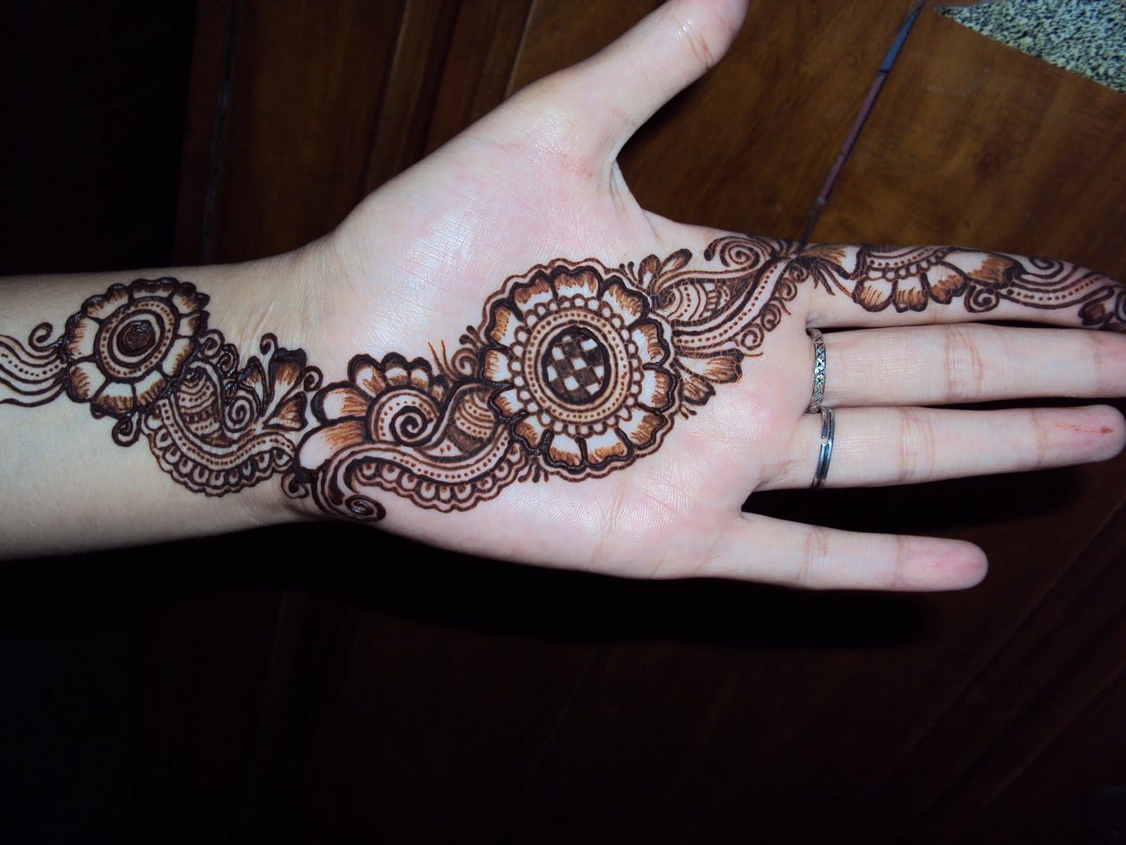 She 9 Style Simple and Beautiful Mehndi Designs  Simple Mehndi 