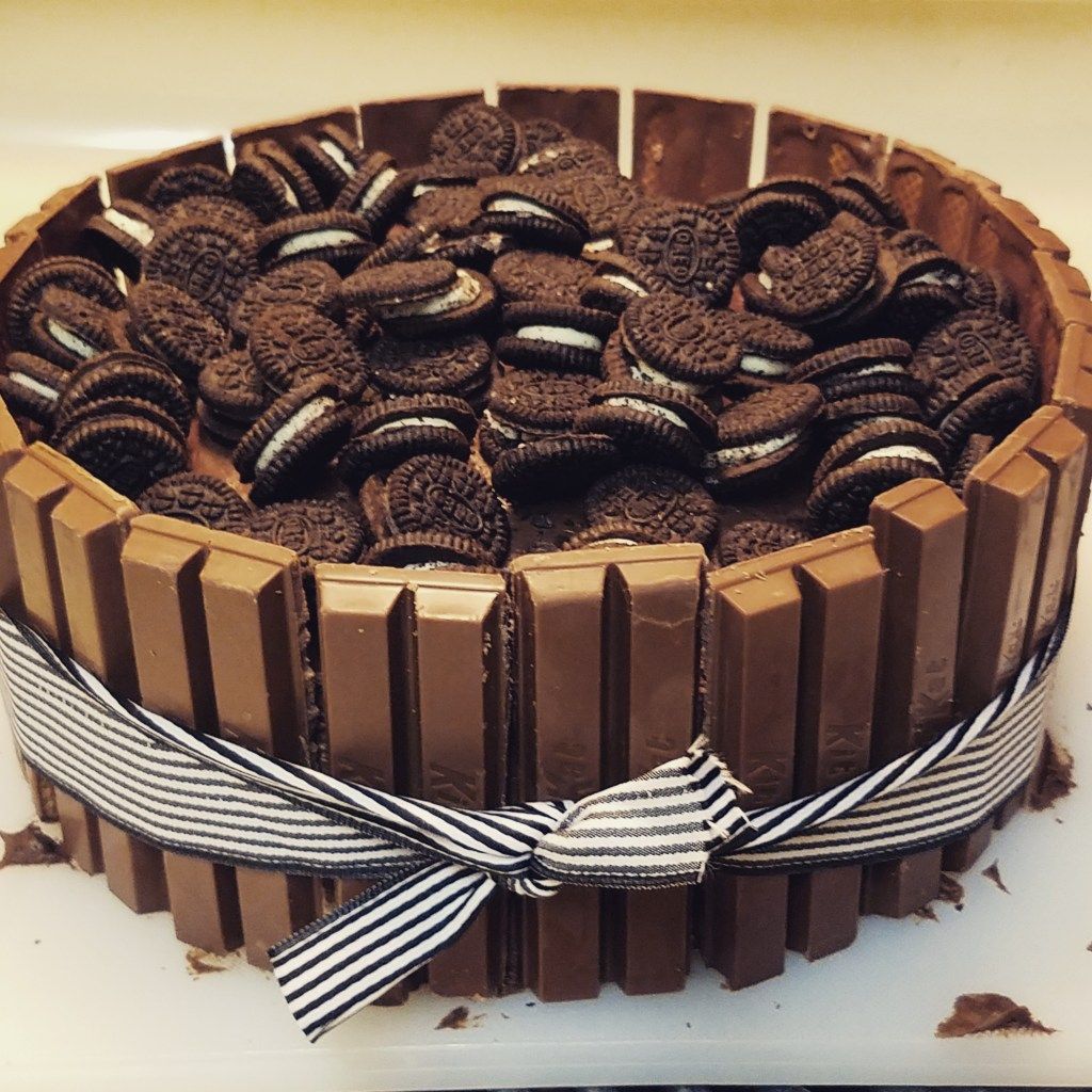 How to Create a Delicious Kit Kat Cake with a Fun Dailymotion Recipe Tutorial