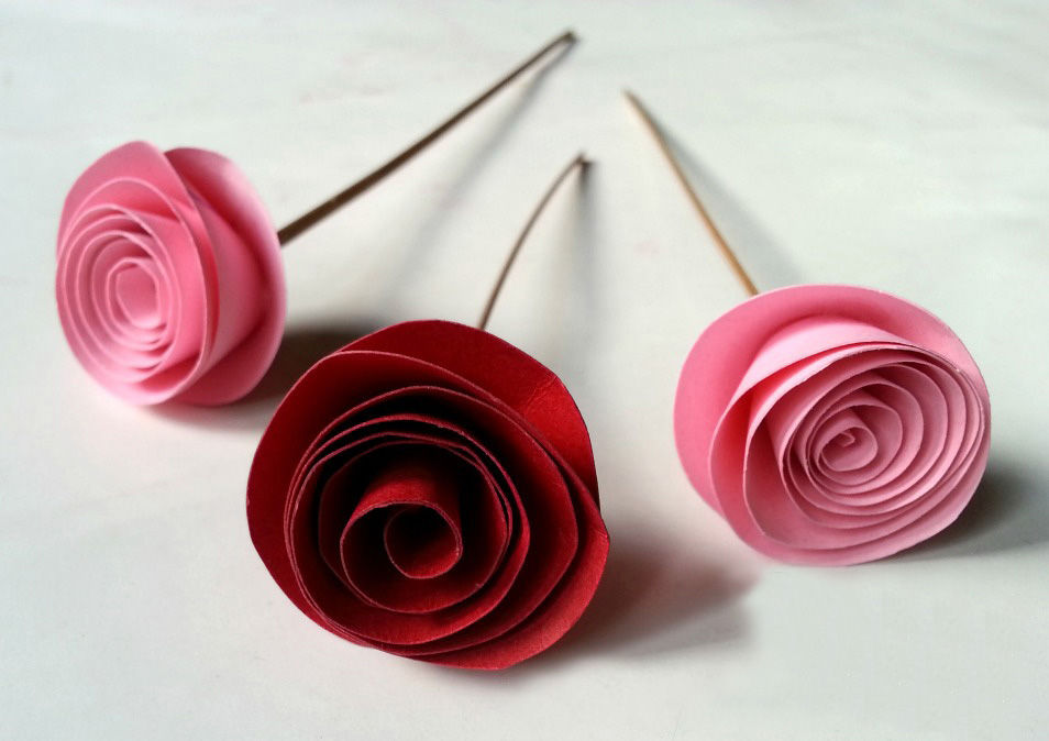 Fabulous  Easy Rolled Paper Roses  DIY Projects for Teens