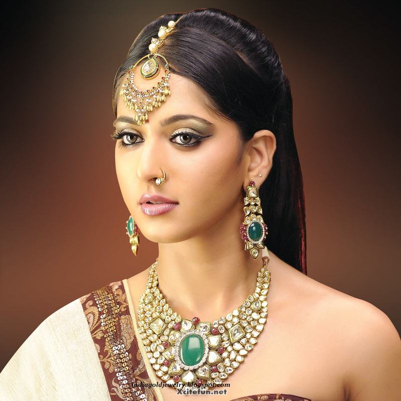 How to wear a Maang Tikka in 5 Different Styles  Jewellery India