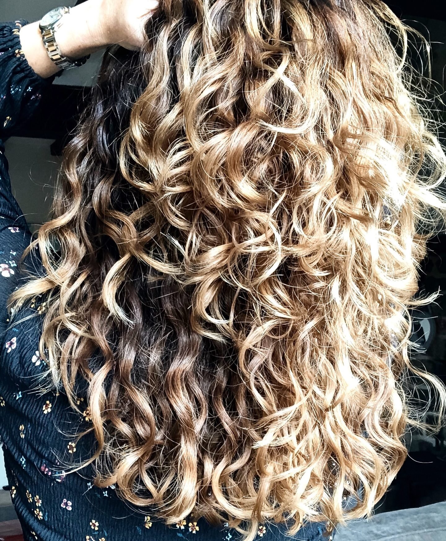 25 Ways on How to Style Naturally Curly Hair Without Heat Styling Tools 