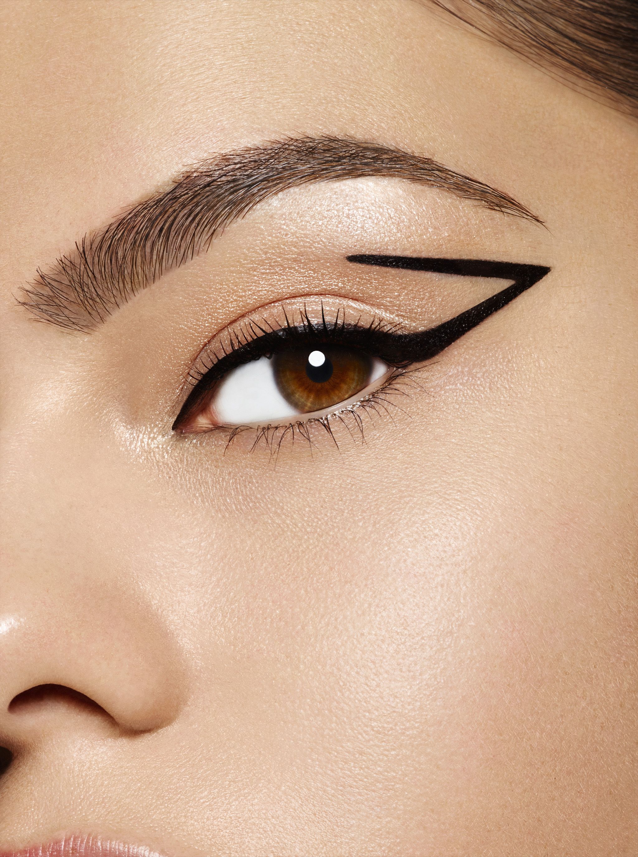 Master Gel Eyeliner for Bold and Defined Eyes