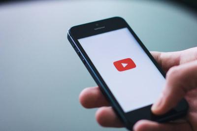 How to Lock Your Screen While Watching YouTube to Prevent Accidental Touches