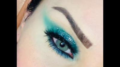 Mastering the Art of Glitter Eyeshadow for a Dazzling Look