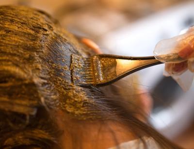 Applying Mehndi on Hair for Stunning Designs