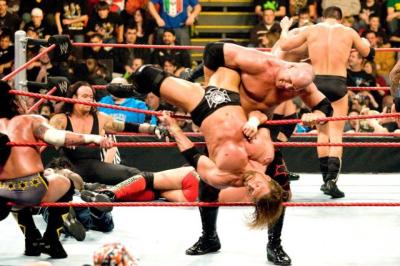 Understanding the Number of Wrestlers in the Royal Rumble and Key Match Details