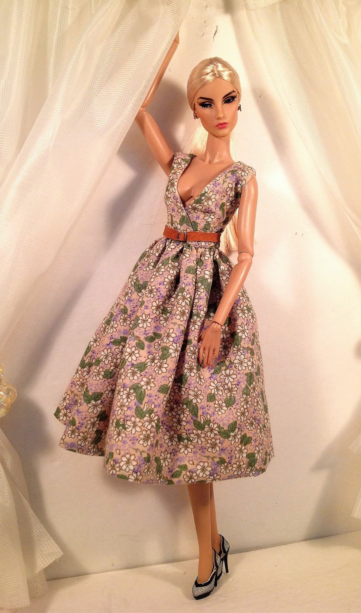 A DARING DAY DRESS  Diy barbie clothes Barbie clothes Fashion dolls