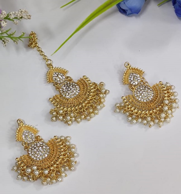 How to Wear Matha Patti for Traditional Head Jewelry Styling