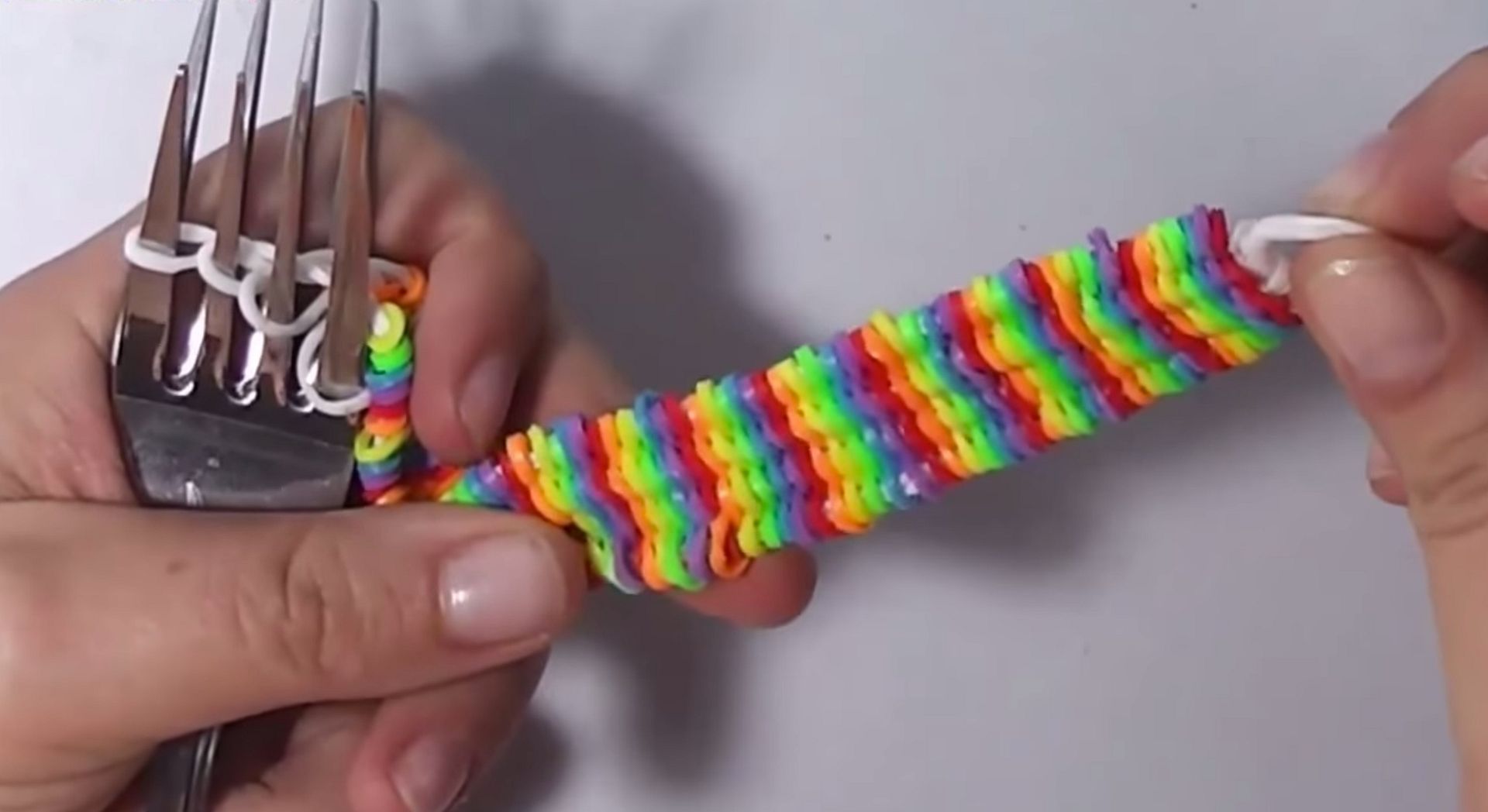 How to make loom bands with your fingers 10 tutorials