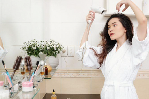 How to Straighten Hair Everyday Without Damaging It