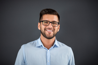 What to Wear for a LinkedIn Photo for Professional Success