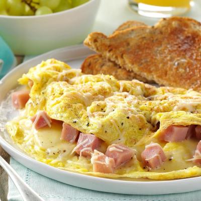 How to Make a Cheese Omelette with a Quick Breakfast Recipe