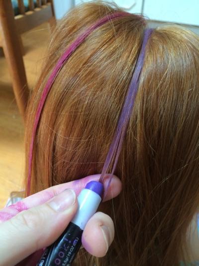 Apply Hair Chalk for a Fun and Vibrant Look