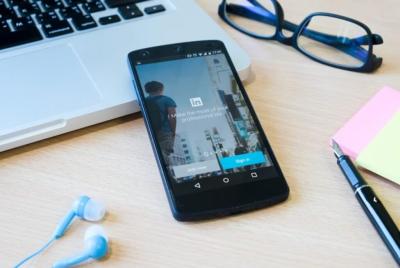 Effective Strategies for Reposting on LinkedIn