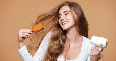 Perfectly Straighten Your Hair with a Blow Dryer Using Dailymotion