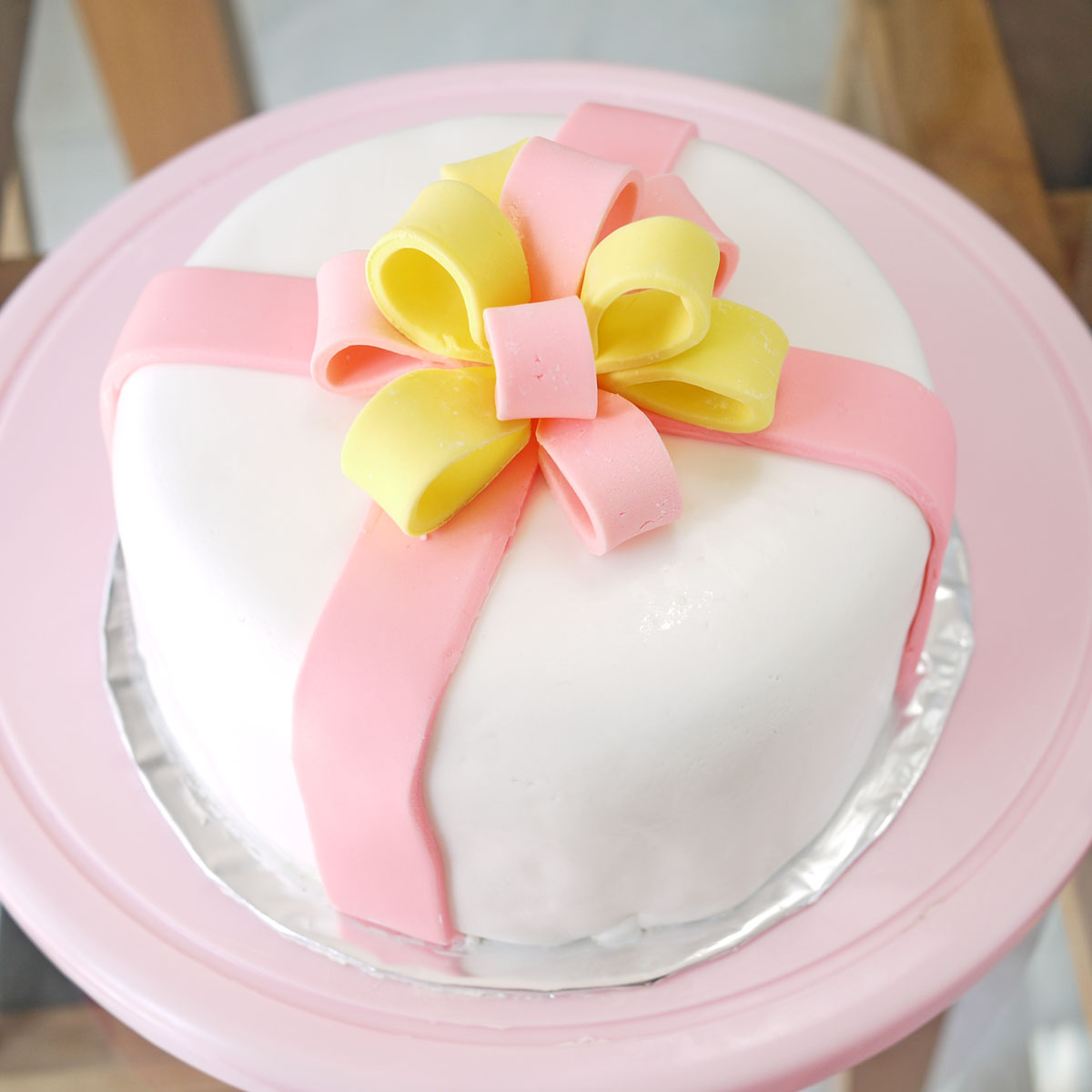 How to make fondant fondant covered Cakes made by my