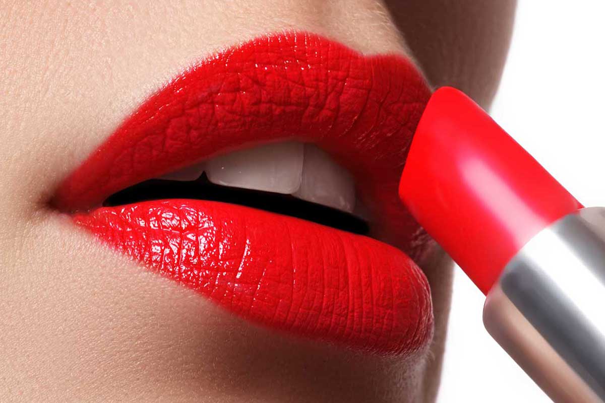 How To Apply Lipstick Without Lip Liner