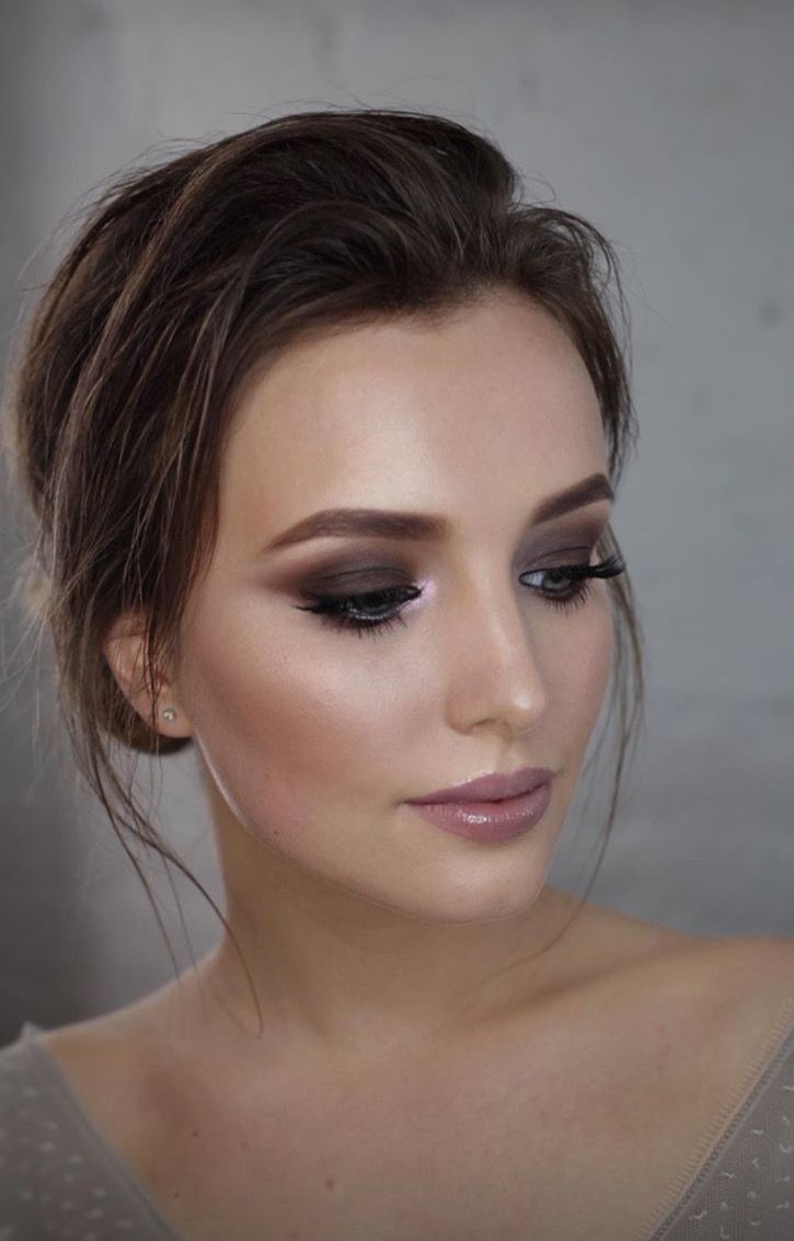 Smoky eyes and glowing skin bridal makeup inspo Photo makeup Wedding