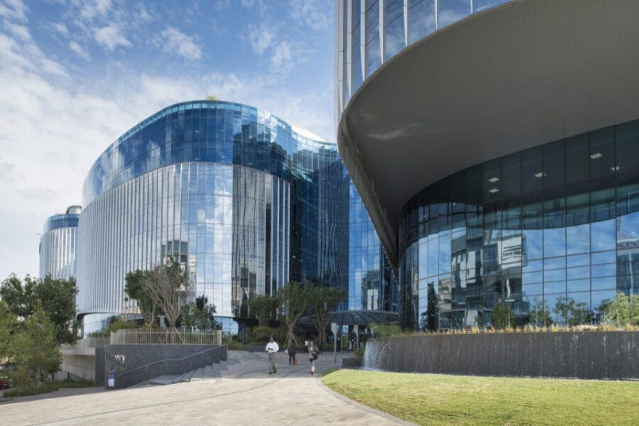 DISCOVERY HEADQUARTERS OFFICE COMMERCIAL