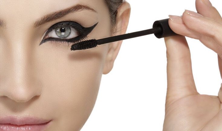 11 Mascara and Eyeliner Secrets That Will Change Your Beauty Routine
