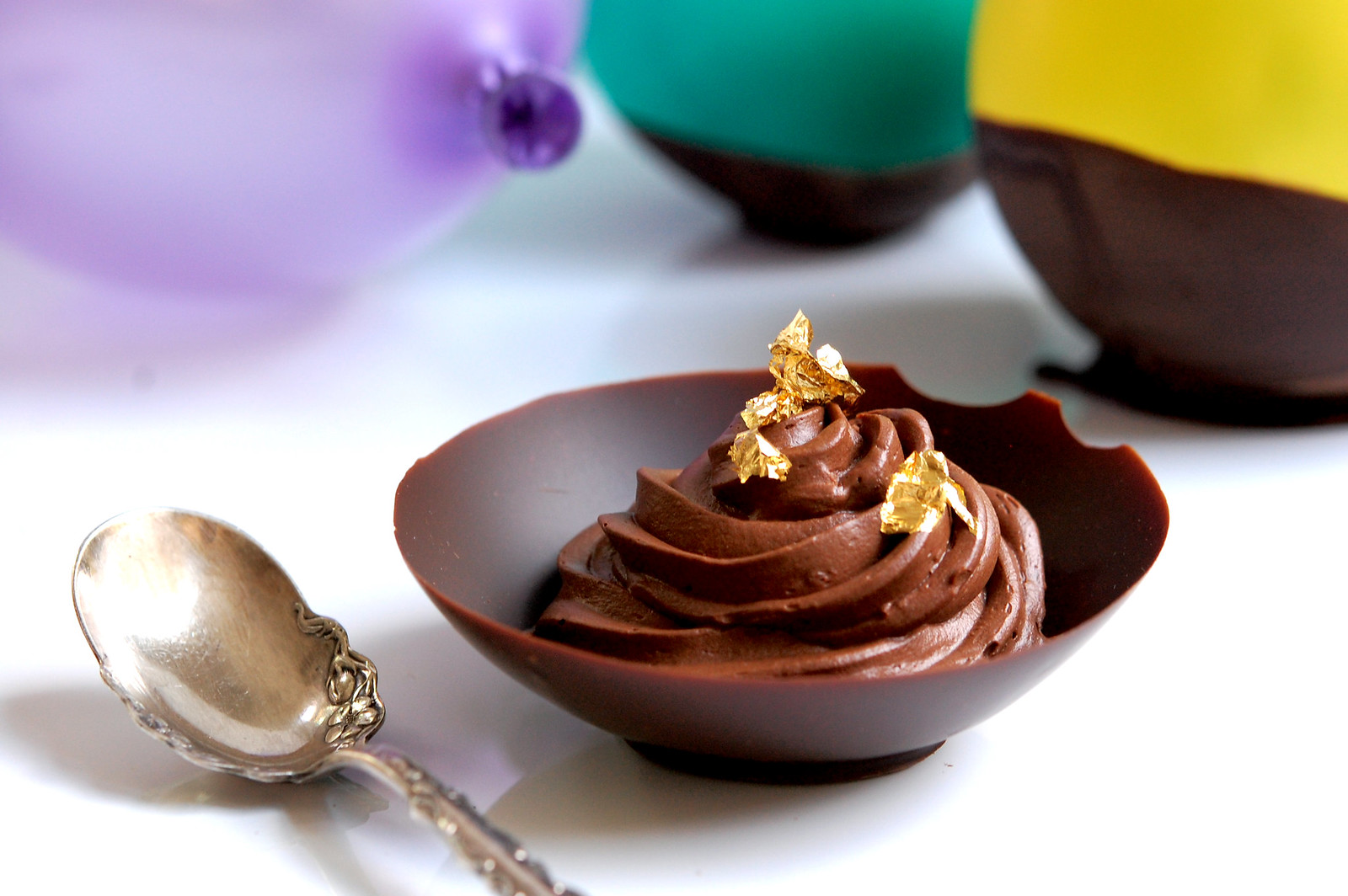 How to Make Chocolate Bowls With Balloons