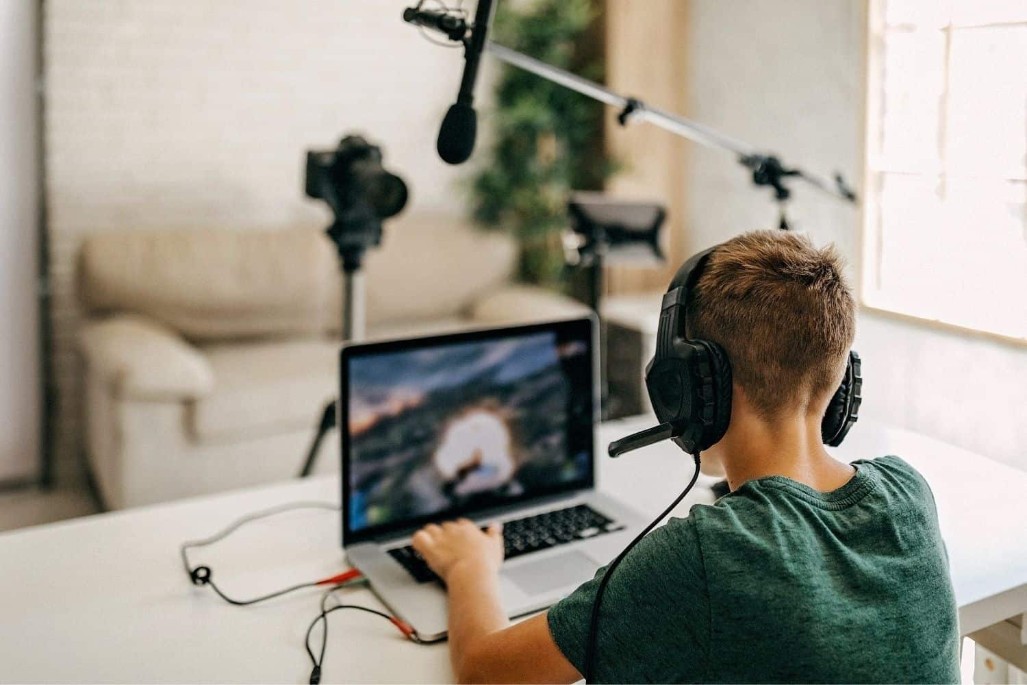 How to Start a YouTube Channel for Kids 2025 Quick Guide