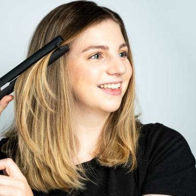 Curling Your Hair with a Straightener: Dailymotion Tips for Beautiful Curls