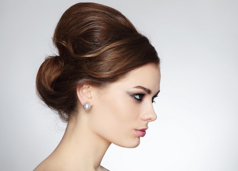 20 Trendy Bun Hairstyles for Short Hair That Look Really Hot