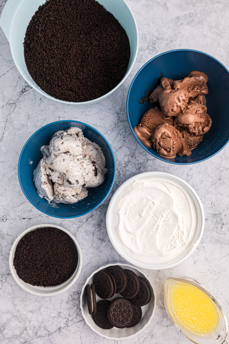 Chocolate Cookies and Cream Ice Cream Cake Recipes For Holidays