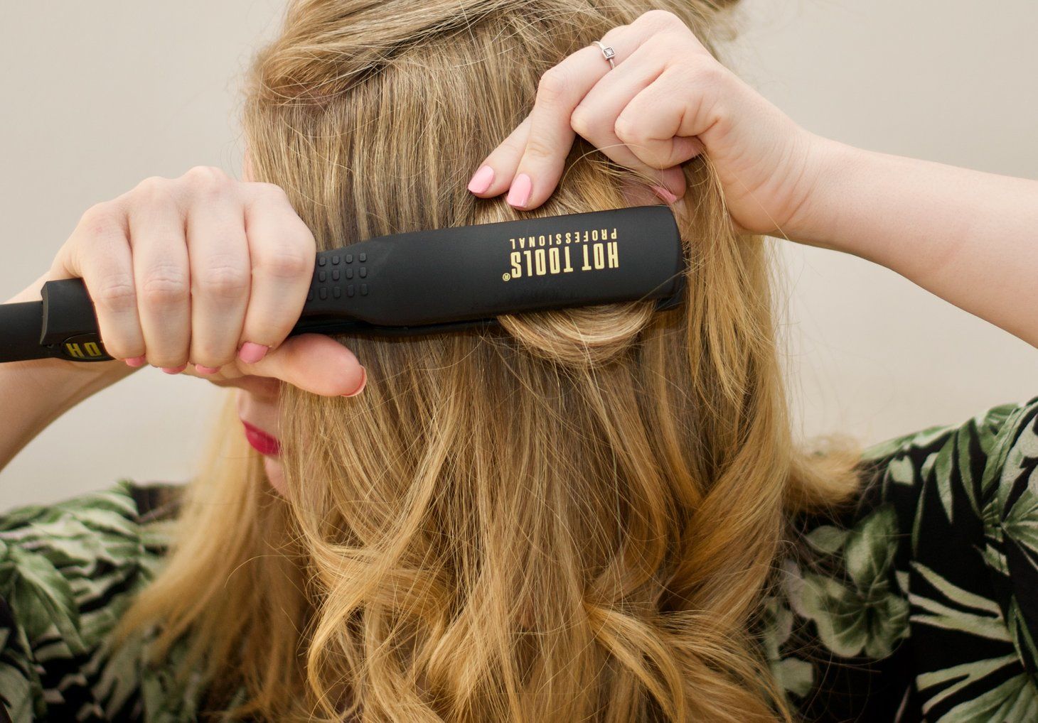 How To Curl Short Hair With Flat Iron Beach Waves Curly Hair Style