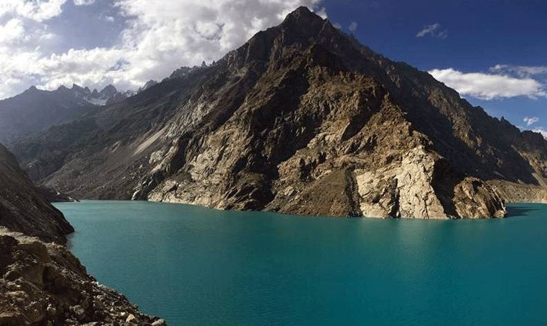 How Does the Altitude Affect the Climate of India in Urdu