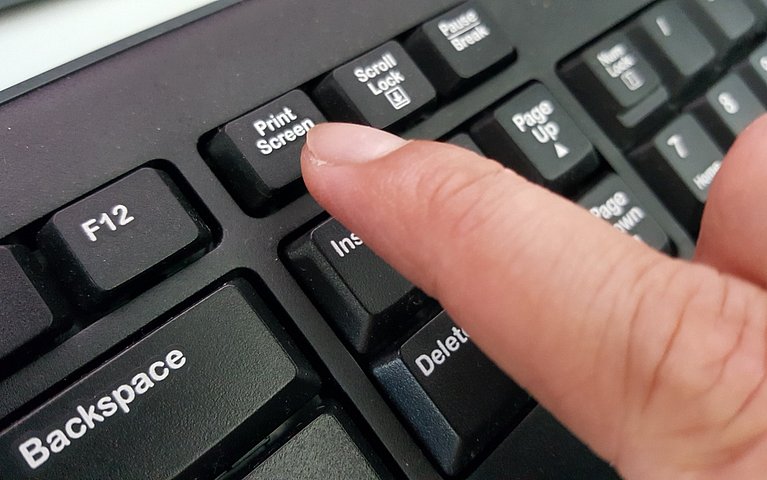 How Do You Take a Screenshot on Windows in Urdu