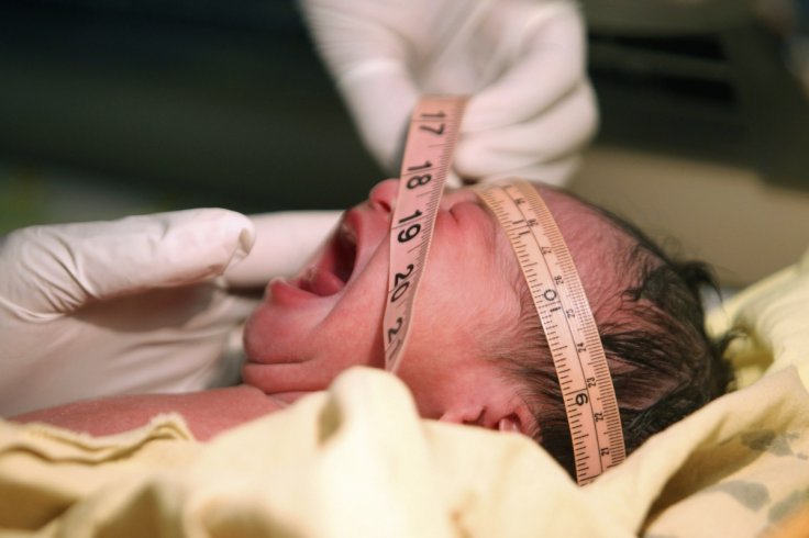 How to Make Newborn Sleep at Night in Urdu